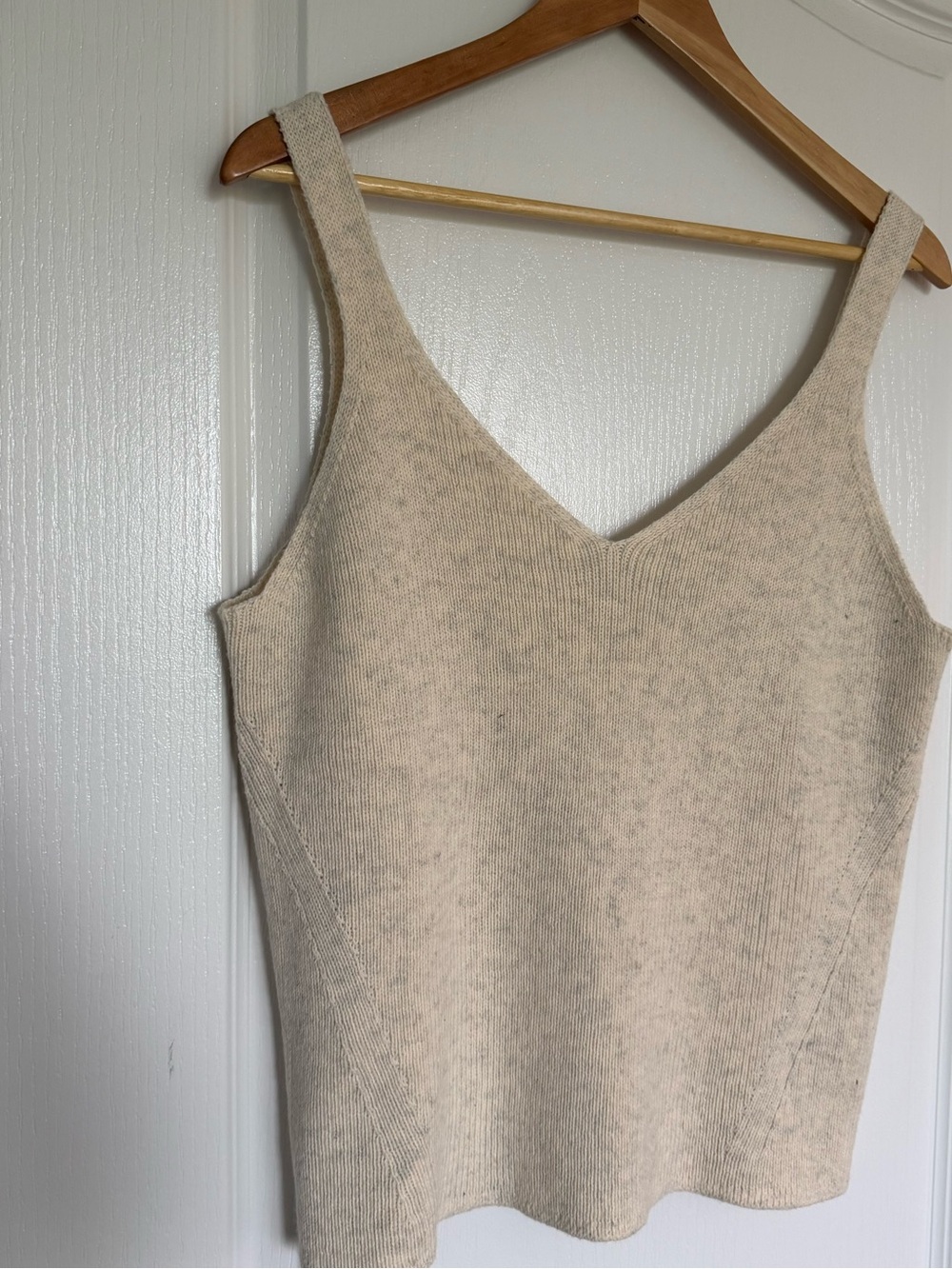 Old Navy Cream V-Neck Knit Tank Top with Grey Flecks in Knit (Fits like a 1X/2X)